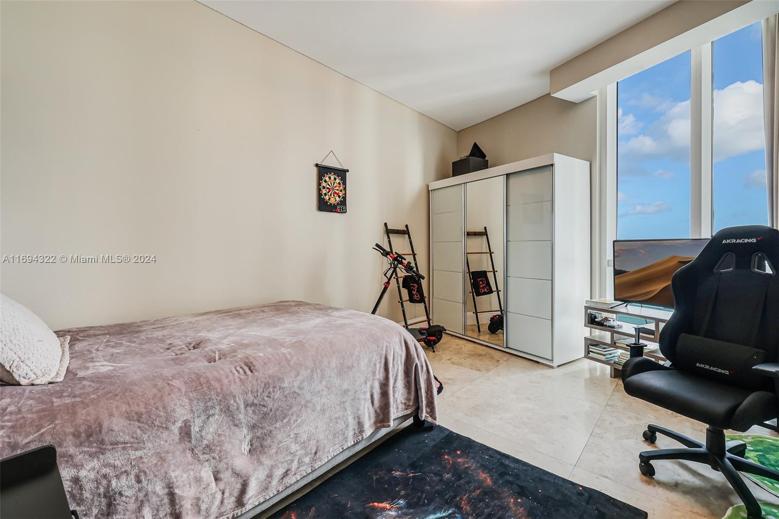 15901 Collins Ave #2506, Sunny Isles Beach FL 33160