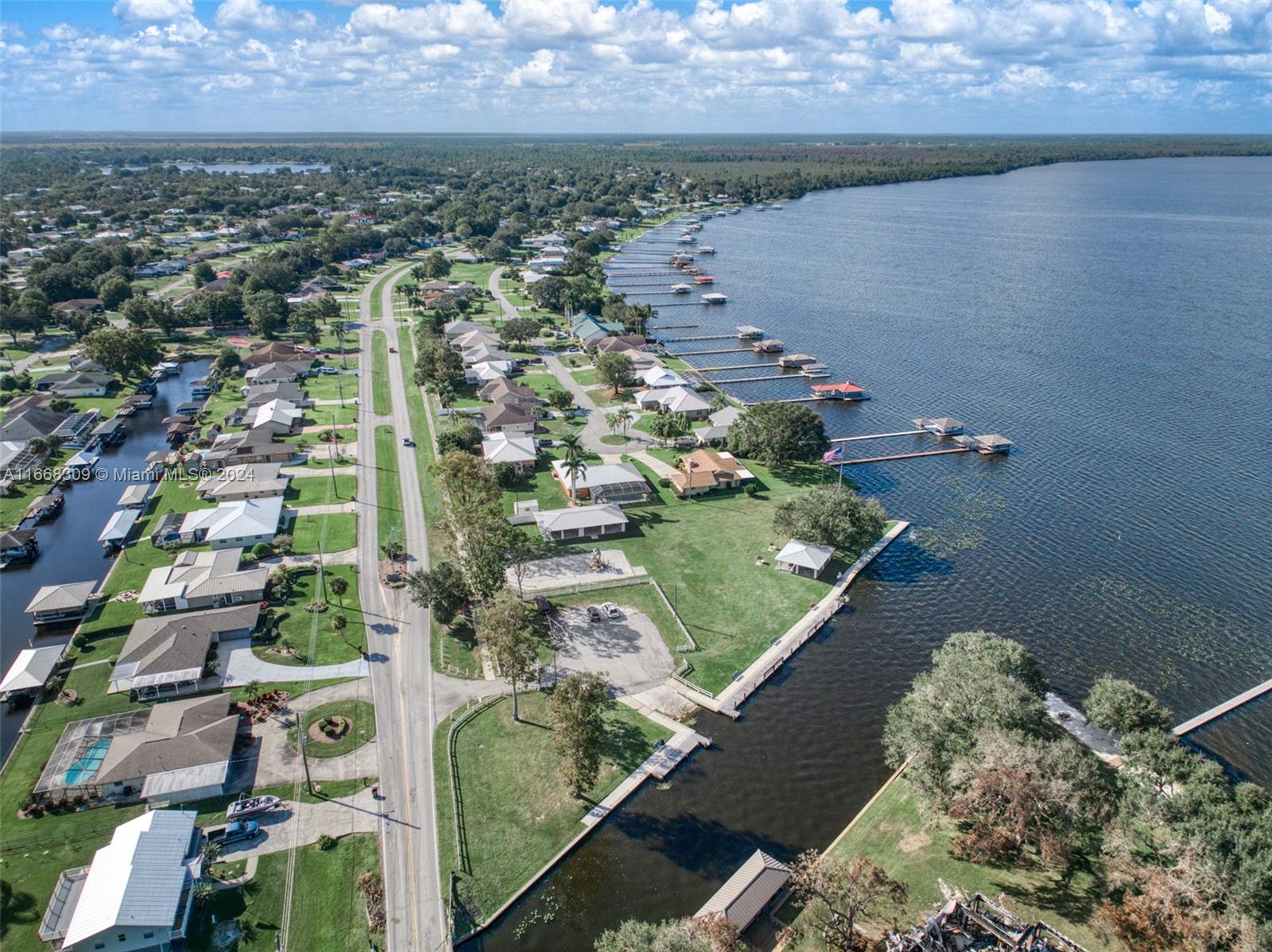 623 NW Washington Blvd, Lorida, Florida image 19