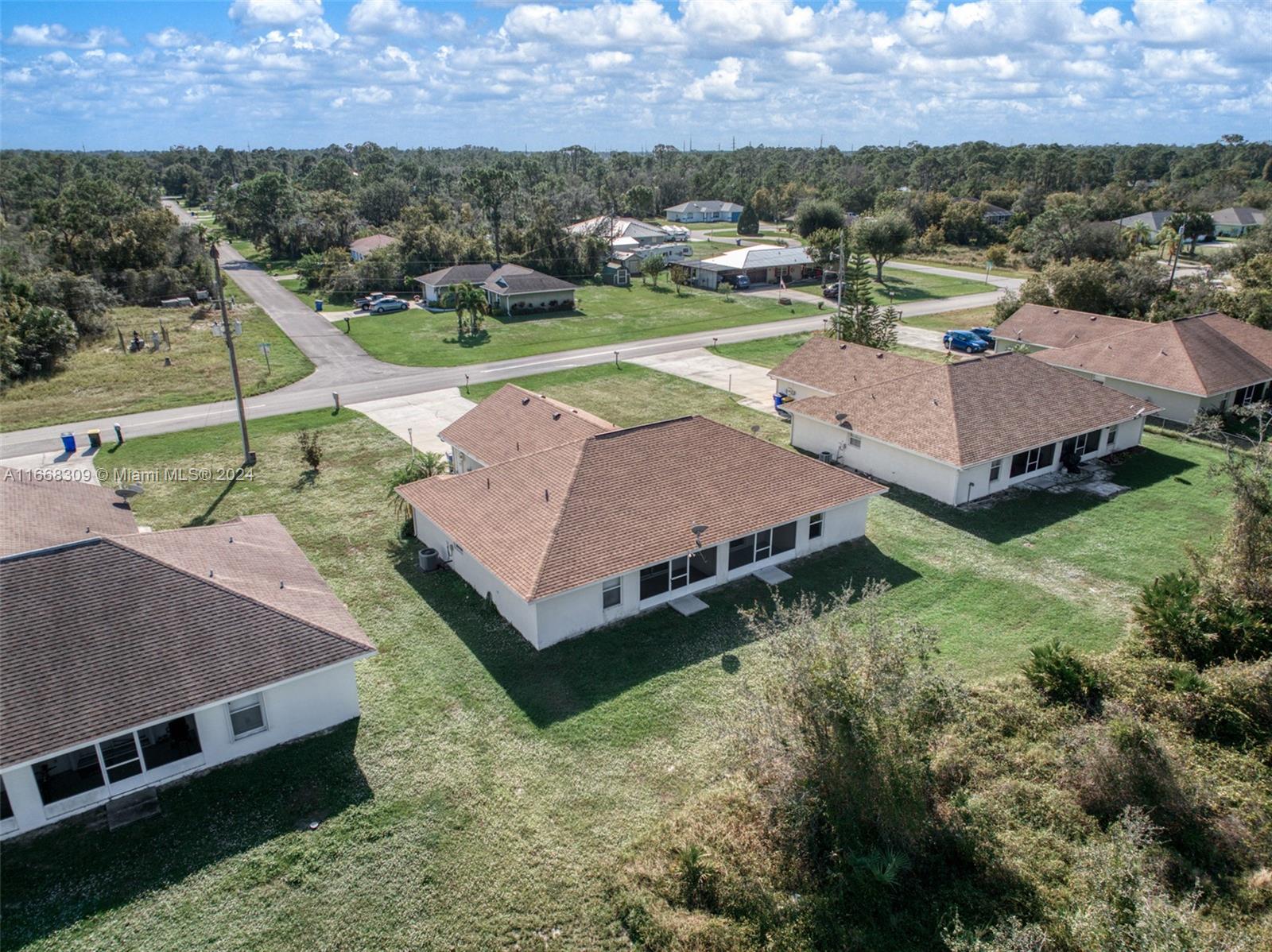 623 NW Washington Blvd, Lorida, Florida image 7