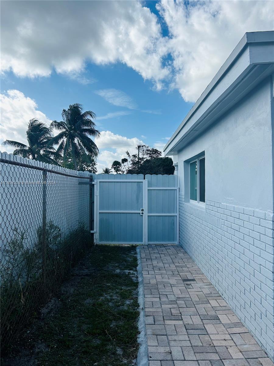 390 NW 29th Ter, Fort Lauderdale, Florida image 15