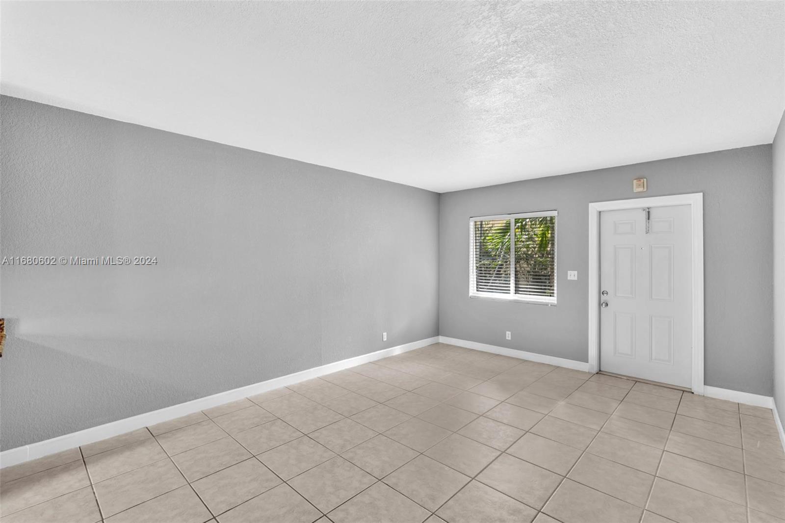 2643 NE 8th Ave #2, Wilton Manors, Florida image 2