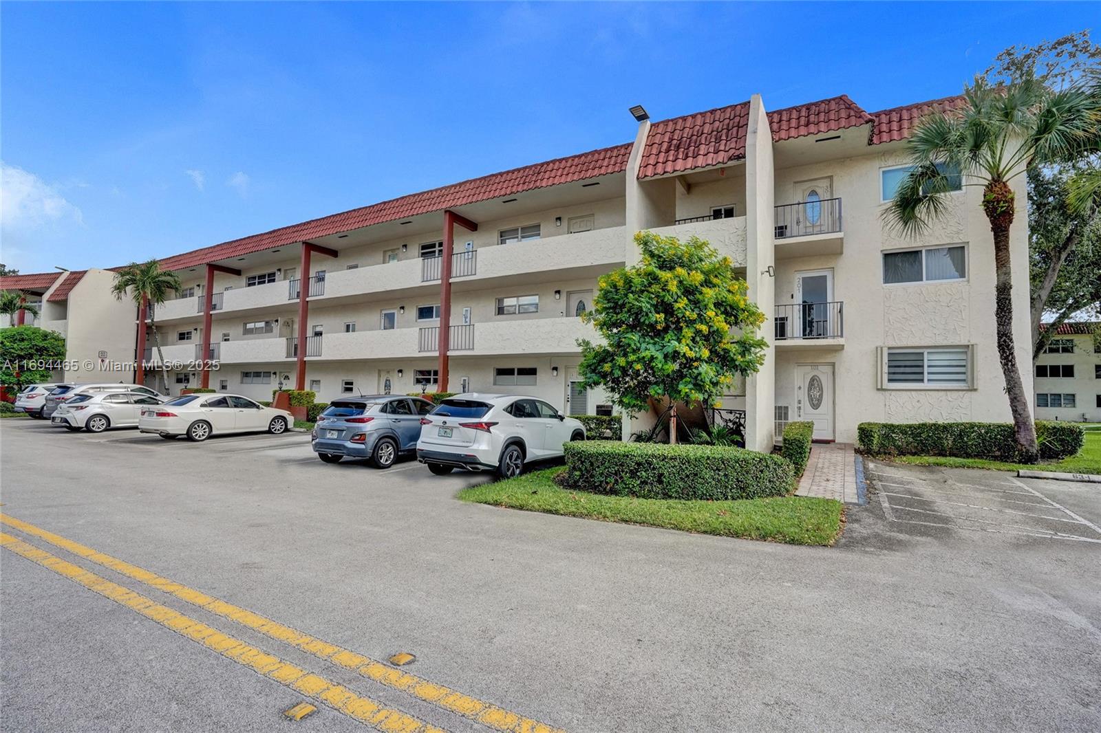 400 S Hollybrook Dr #303, Pembroke Pines, Florida image 3