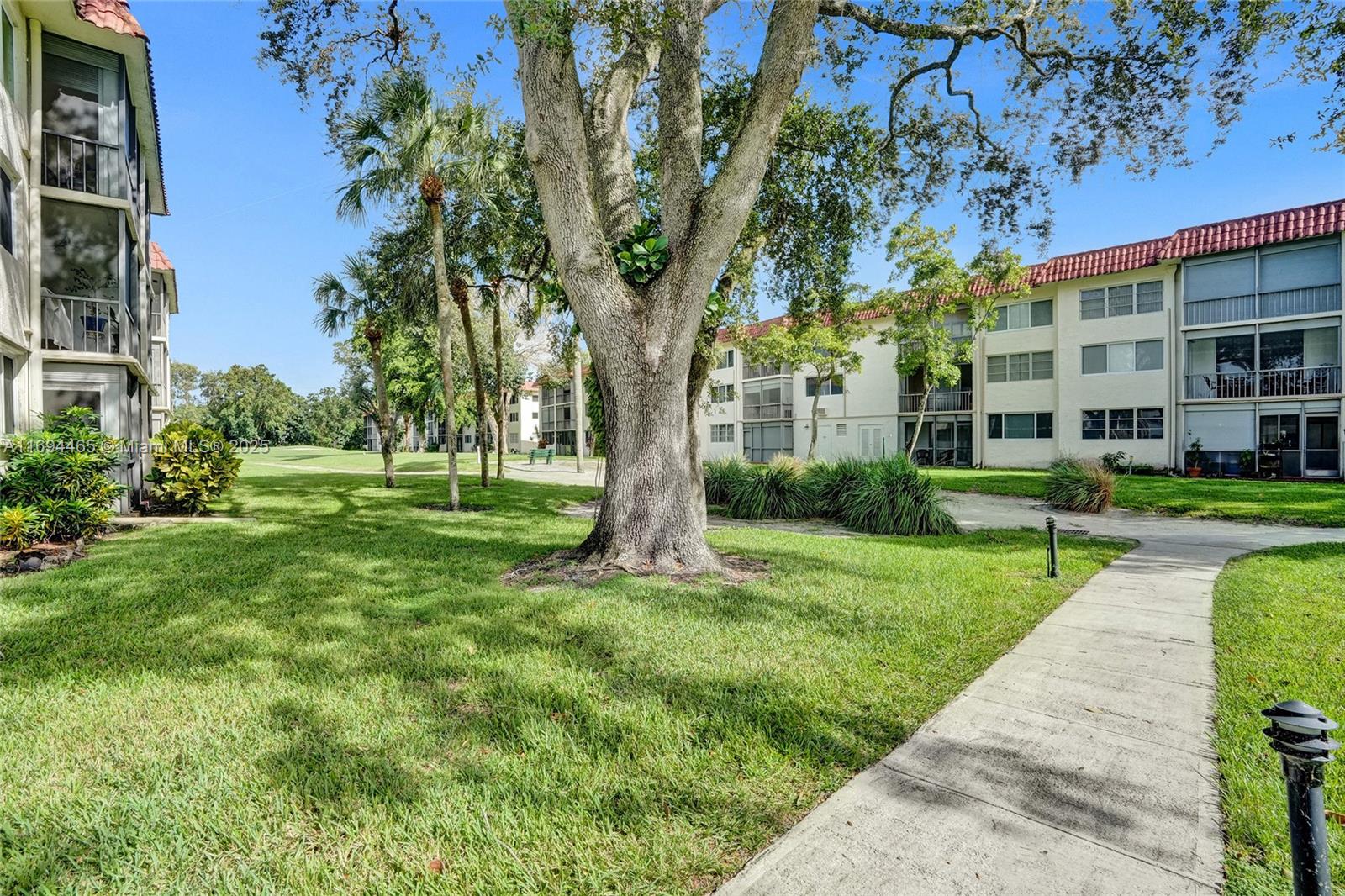 400 S Hollybrook Dr #303, Pembroke Pines, Florida image 48