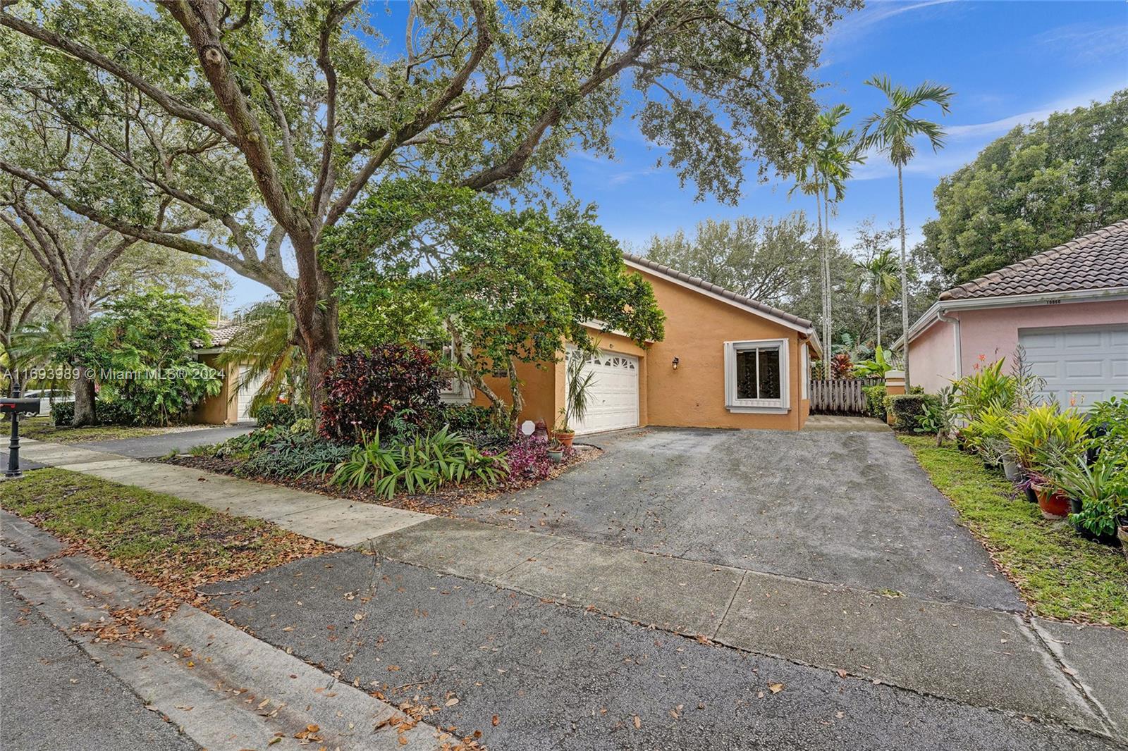 10054 NW 2nd St, Plantation, Florida image 1