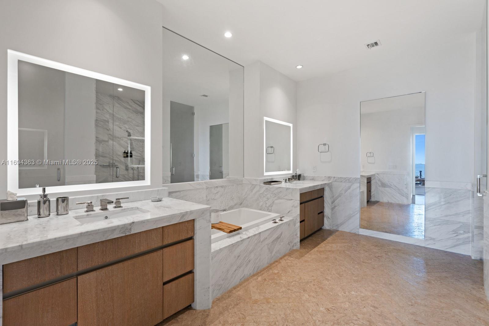2821 S Bayshore Dr #9A, Miami FL 33133
