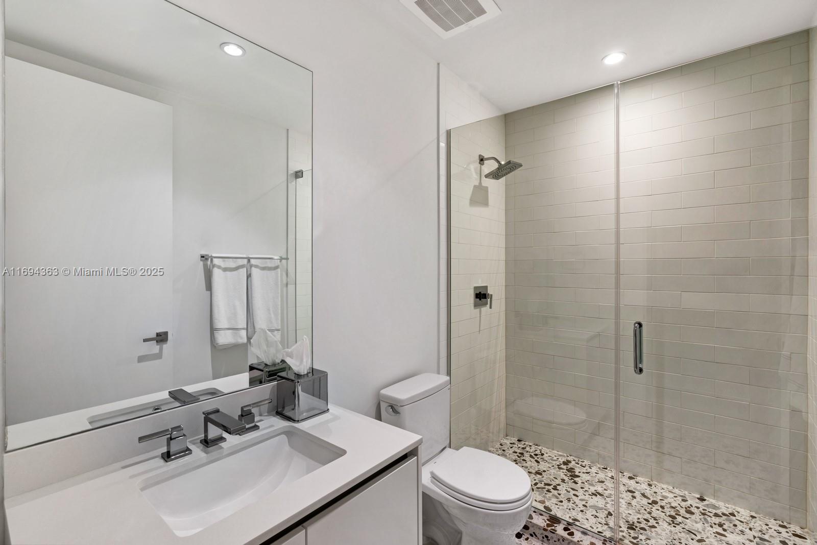 2821 S Bayshore Dr #9A, Miami FL 33133
