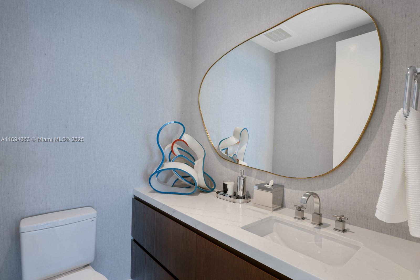 2821 S Bayshore Dr #9A, Miami FL 33133