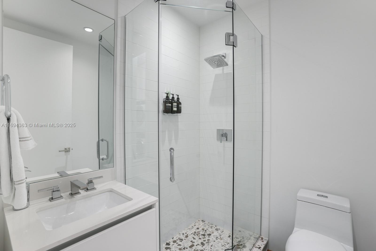 2821 S Bayshore Dr #9A, Miami FL 33133