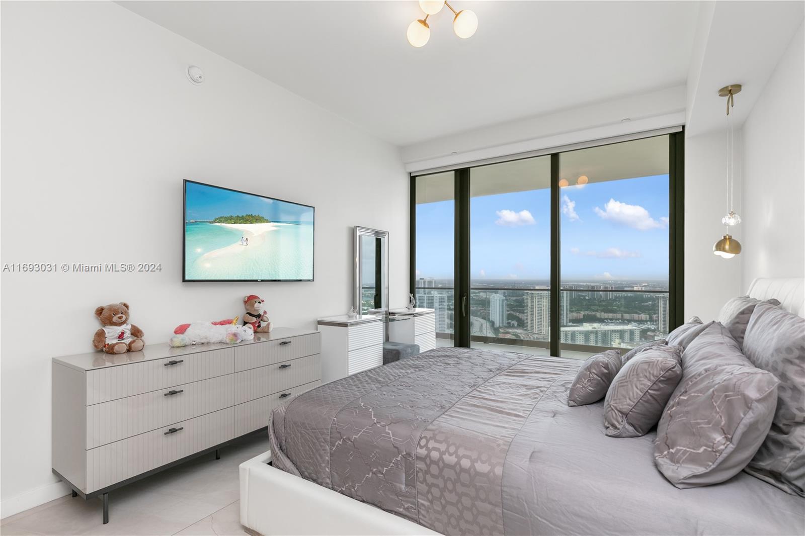 18975 Collins Ave #3402, Sunny Isles Beach, Florida image 35