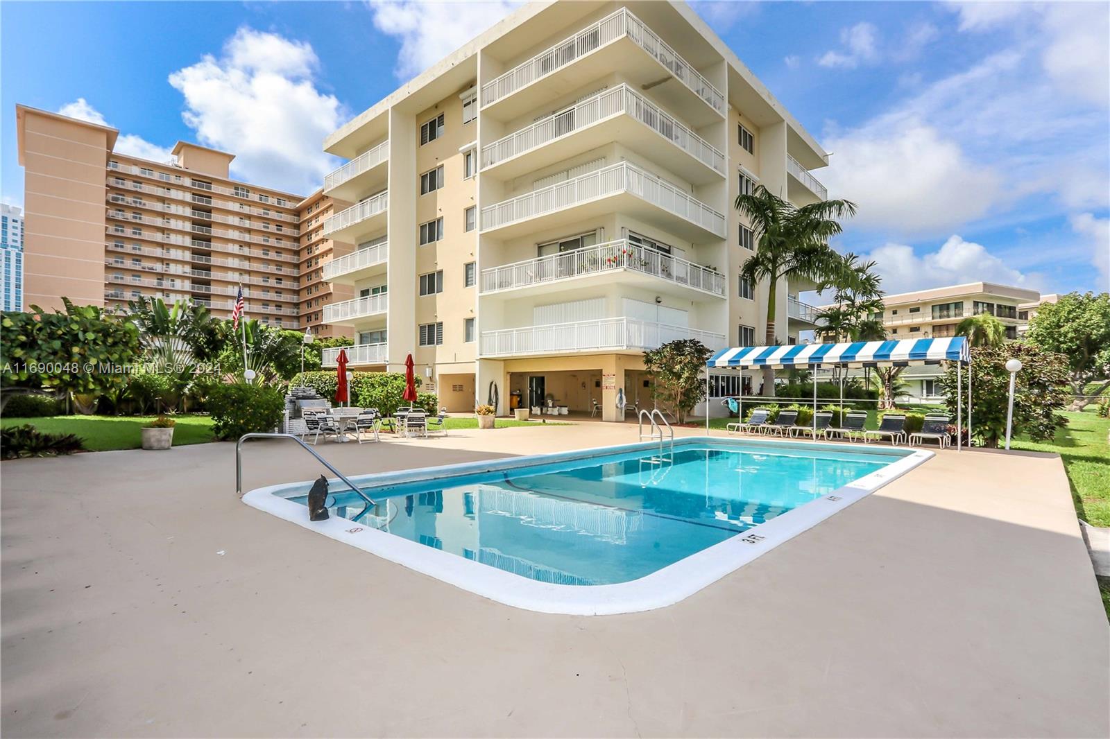 126 Golden Isles Dr #32A, Hallandale Beach, Florida image 32