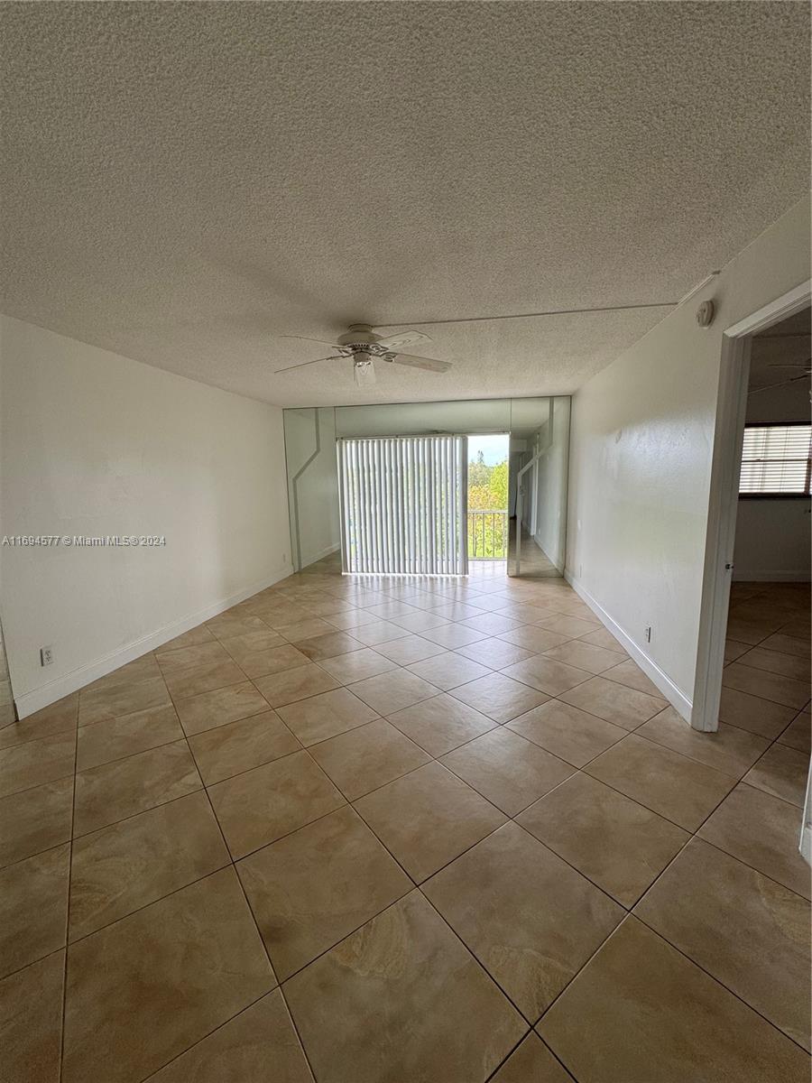 950 Hillcrest Dr #302, Hollywood, Florida image 13