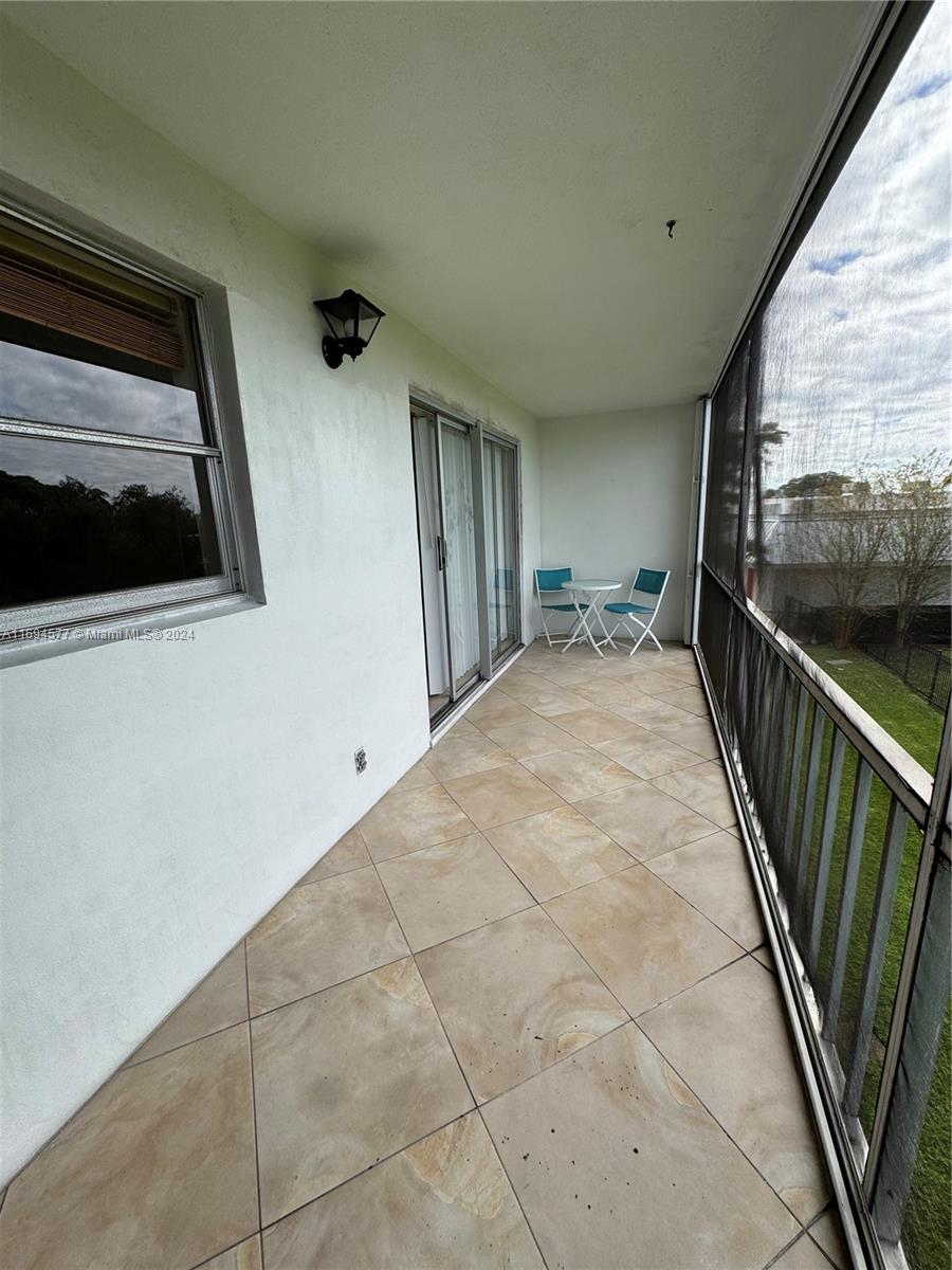 950 Hillcrest Dr #302, Hollywood, Florida image 3