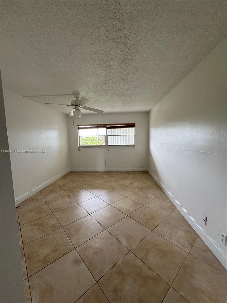 950 Hillcrest Dr #302, Hollywood, Florida image 4