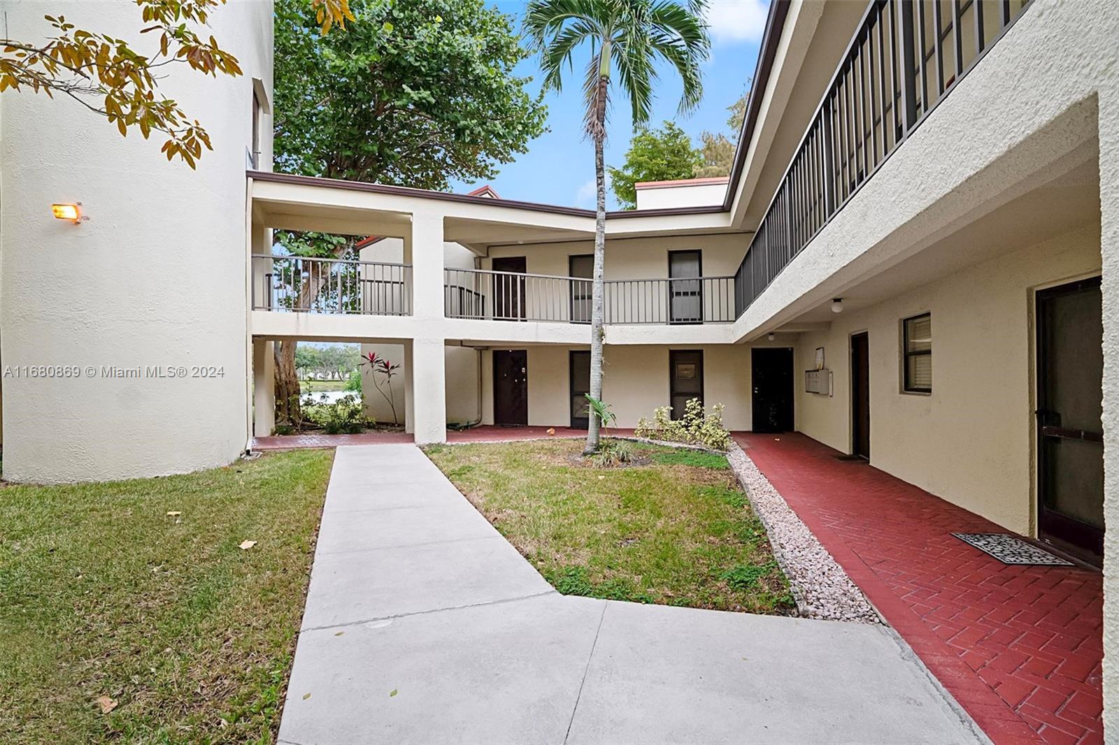 2313 S Cypress Bend Dr #222B, Pompano Beach, Florida image 4