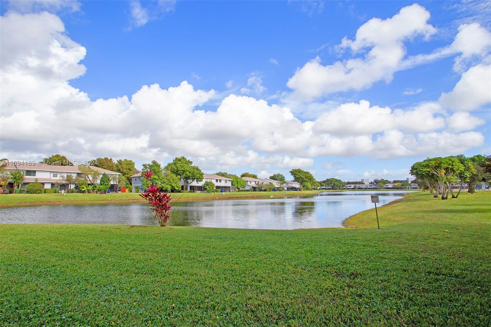 360 NW 106th Ter #360, Pembroke Pines, Florida image 34