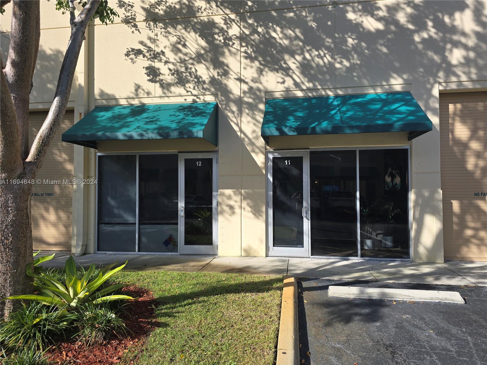 2850 Glades Cir Unit 12, Weston, Florida 33327