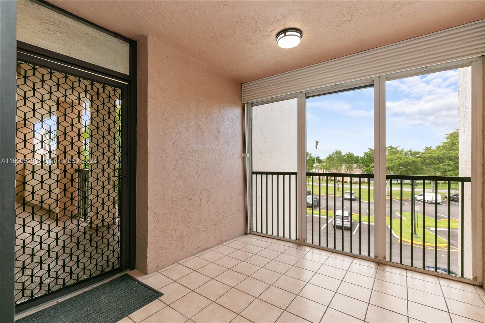 7248 Fairfax Dr #301, Tamarac, Florida image 10