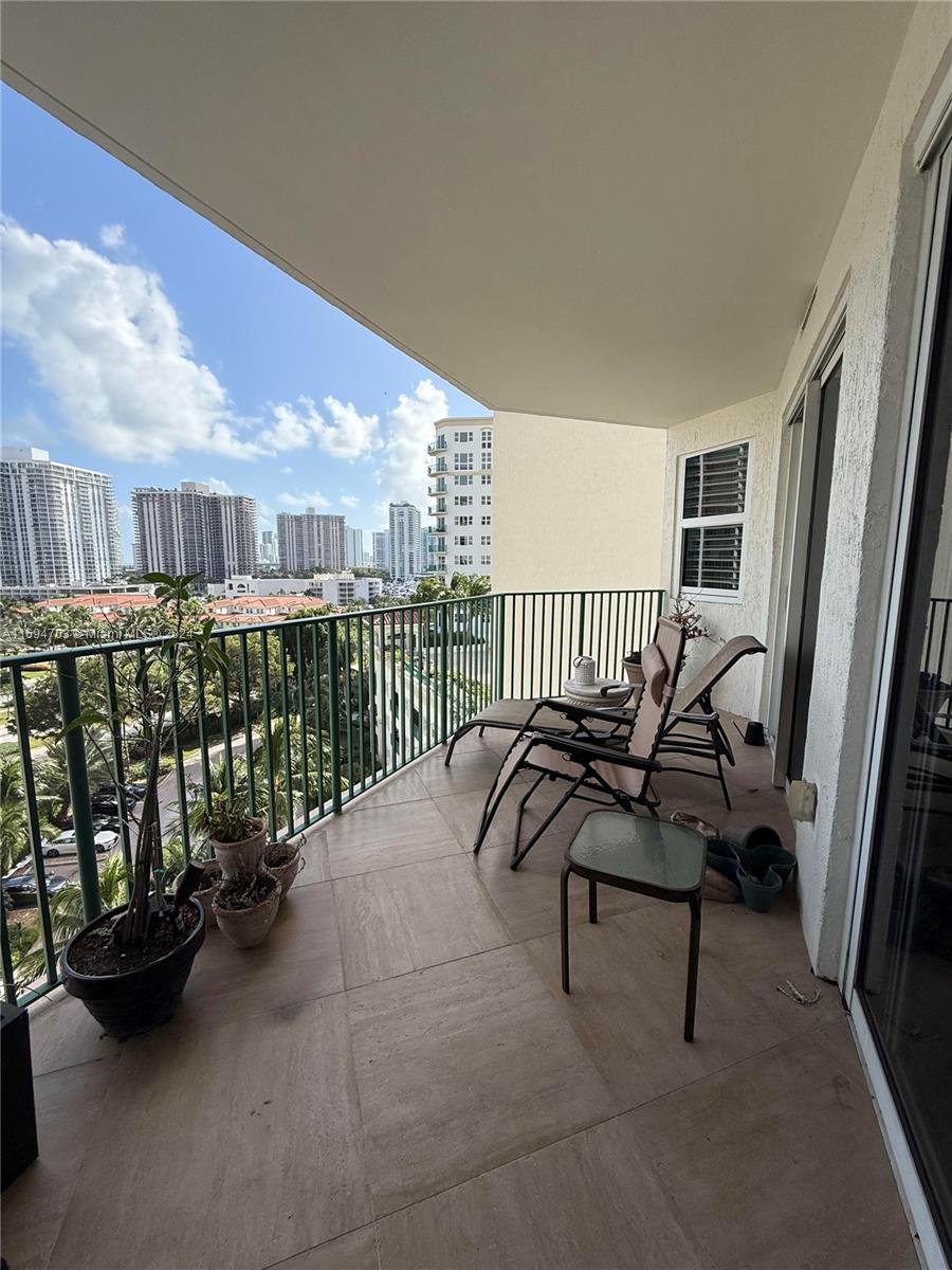 20000 E Country Club Dr #803, Aventura, Florida image 19