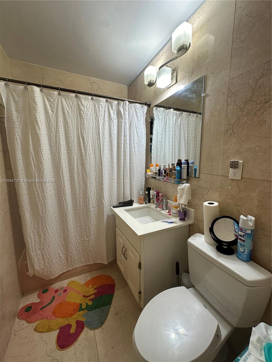 809 NE 2nd St, Hallandale Beach, Florida image 16