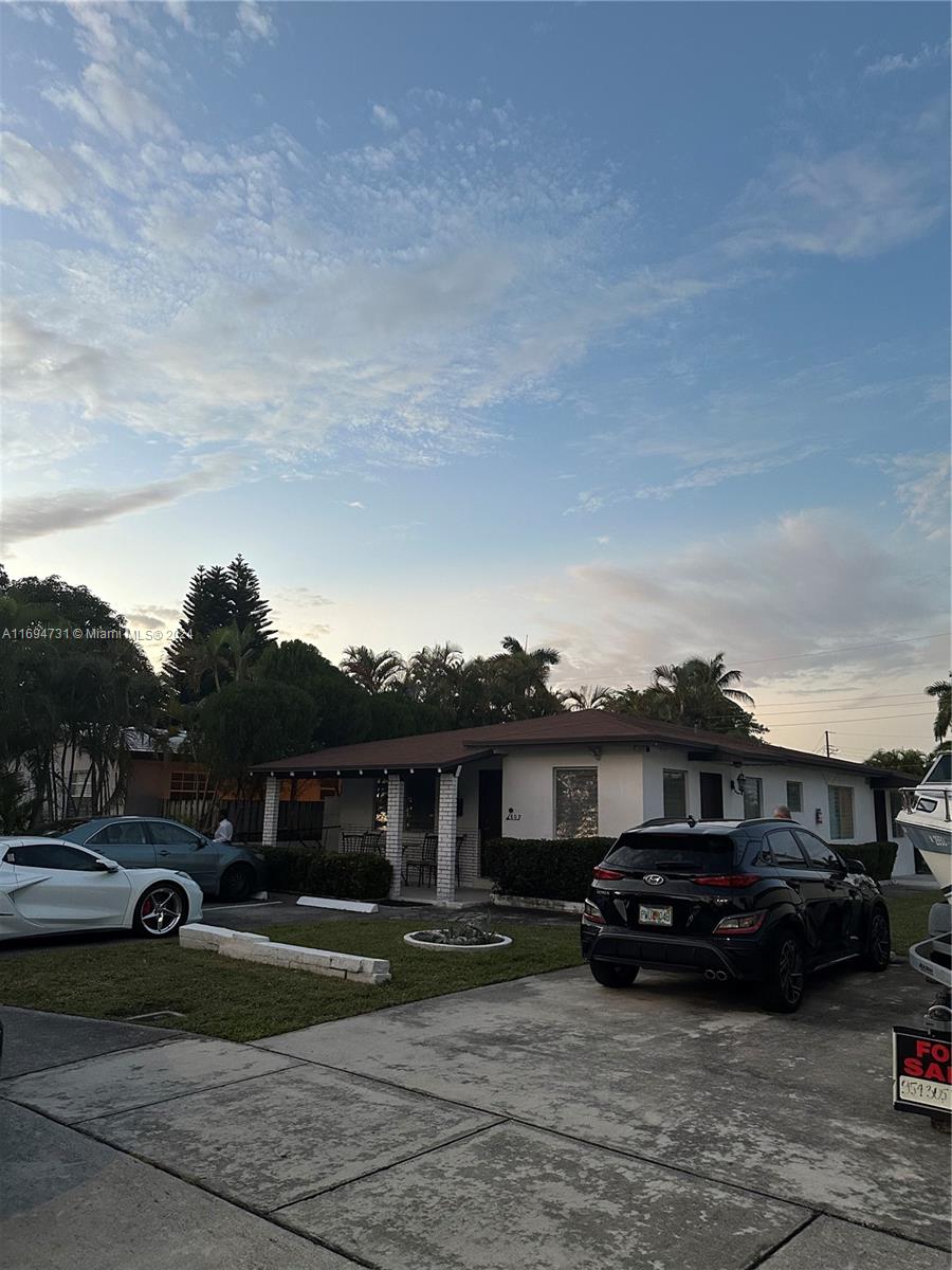 809 NE 2nd St, Hallandale Beach, Florida image 5