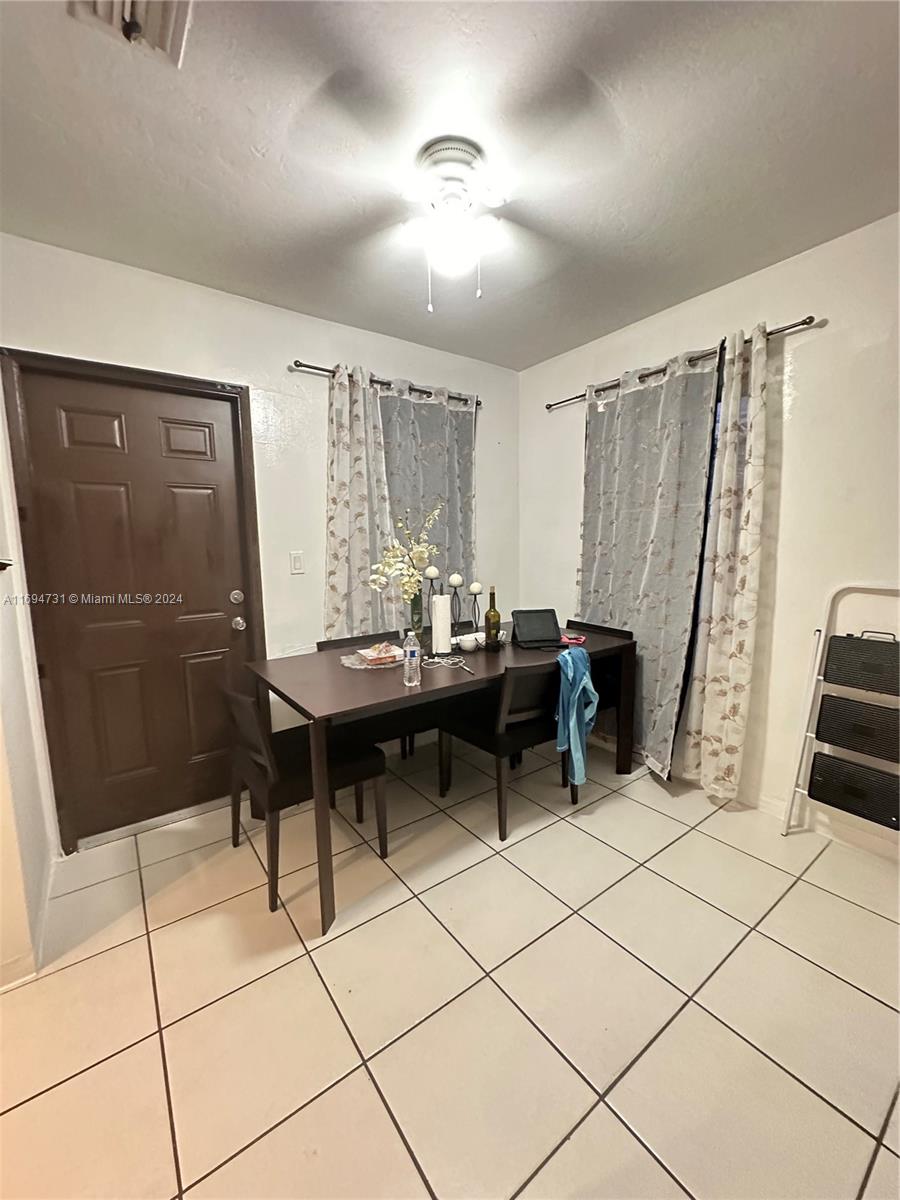 809 NE 2nd St, Hallandale Beach, Florida image 9