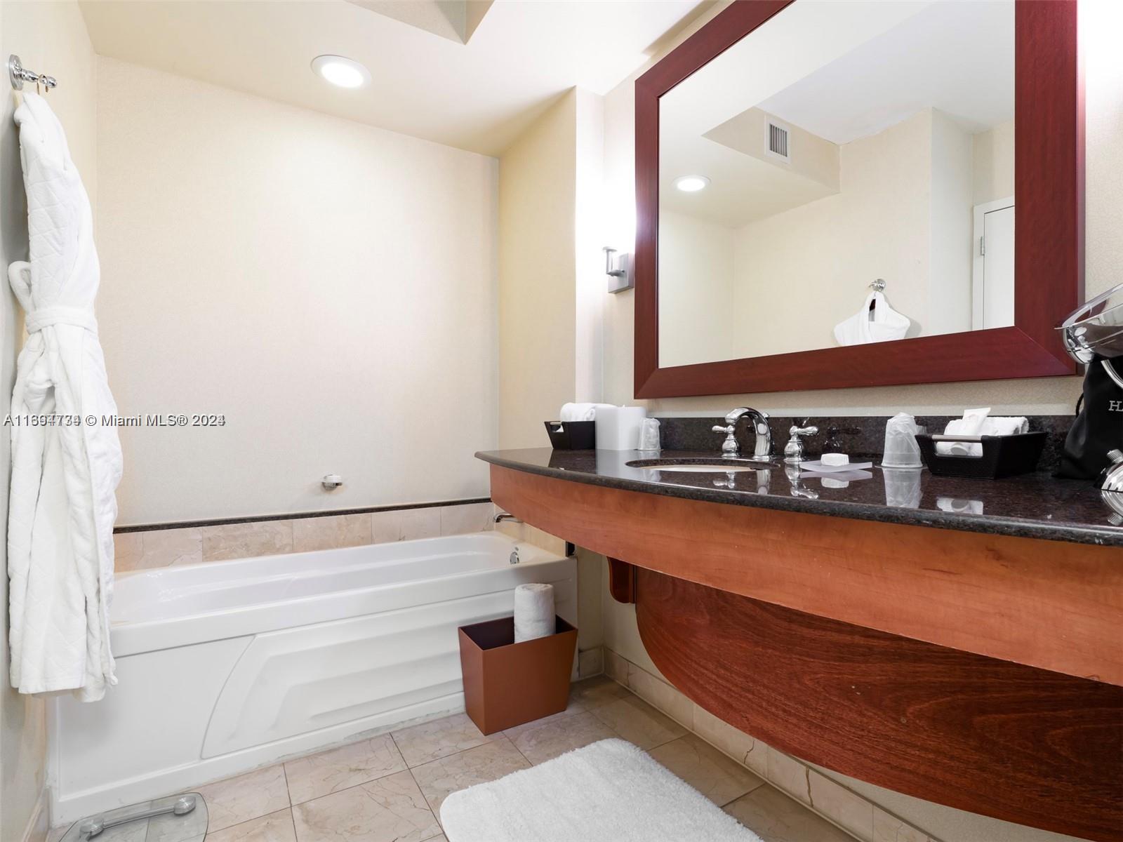 18001 Collins Ave #918, Sunny Isles Beach, Florida image 3