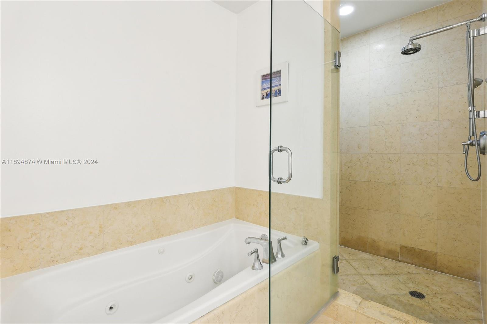 19900 E Country Club Dr #402, Aventura, Florida image 24