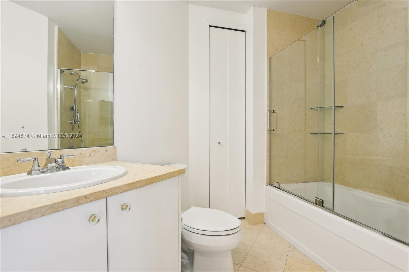 19900 E Country Club Dr #402, Aventura, Florida image 37