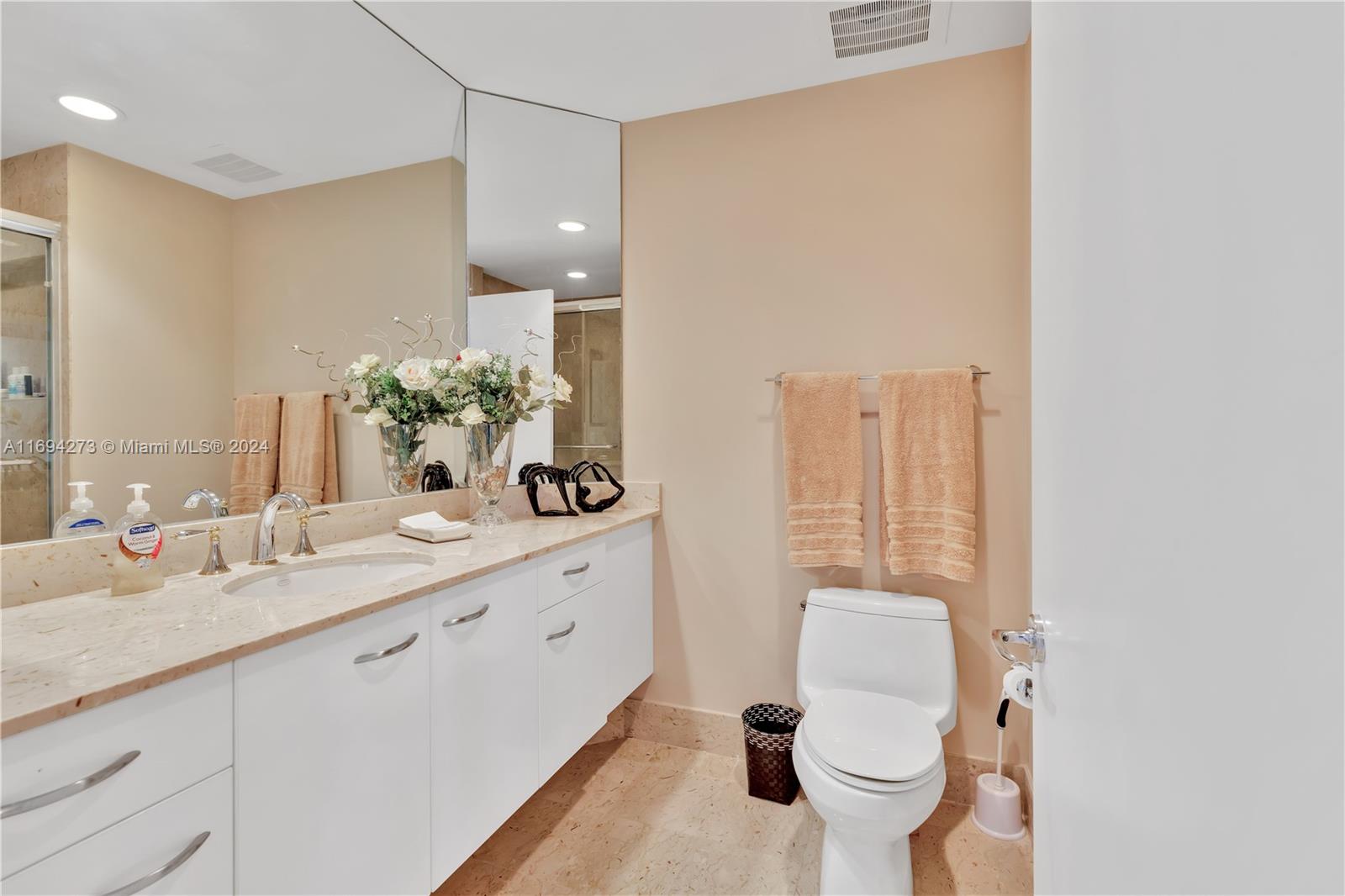 21200 NE Point Pl #1203, Aventura, Florida image 32