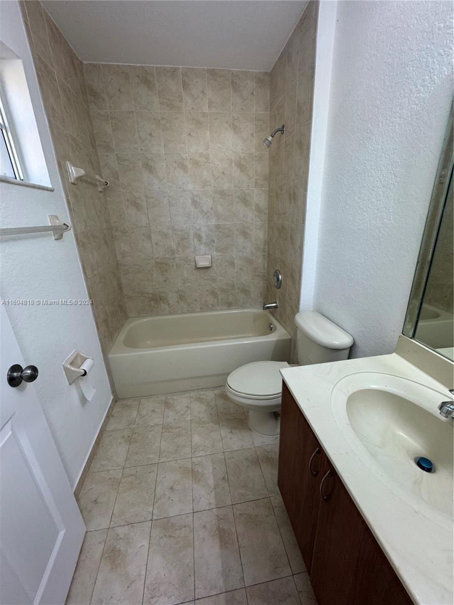 690 SW 7th Ter #690, Florida City, Florida image 15