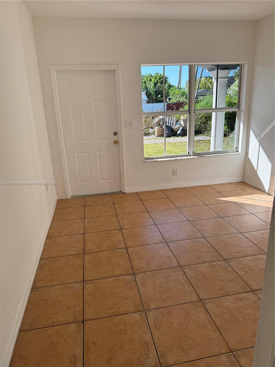 690 SW 7th Ter #690, Florida City, Florida image 3