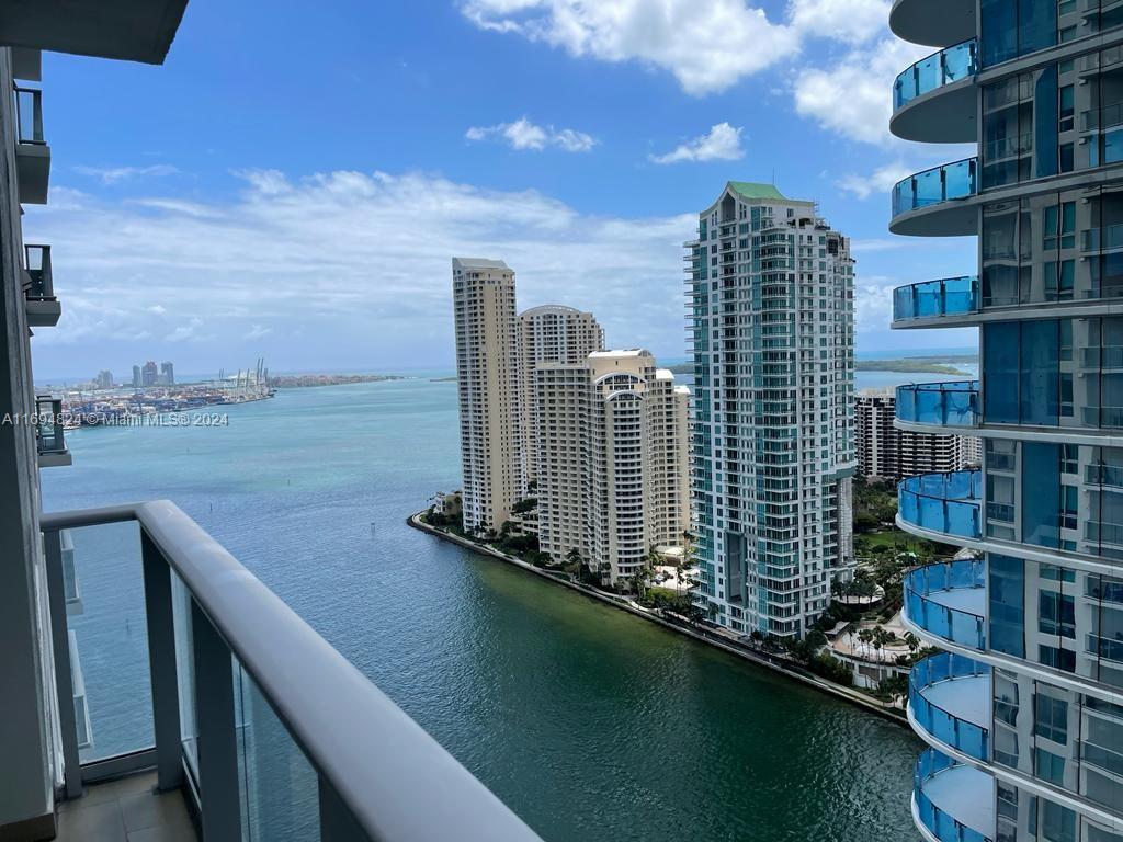 VERY NICE PROPERTY – 2/2 SPLIT PLAN UNIT UNFURNISHED, WHITE PORCELAIN FLOORS THROUGHOUT, OPEN KITCHEN, GRANITE COUNTERTOPS, SS APPLIANCES, WASHER AND DRYER ON THE UNIT, WALK-IN CLOSETS, HIGH CEILINGS, BATHTUBS IN BOTH BATHROOMS, WELL MAINTAINED AND IN PERFECT CONDITIONS, BALCONY OFFERING PARTIAL VIEWS TO PORT OF MIAMI, AND MIAMI RIVER CONJUNCTION WITH BISCAYNE BAY, ONE ASSIGNED PARKING SPACE. Recently installed new 2024 lasted model of Washer and Dryer *** AVAILABLE JANUARY 15, 2025 ***