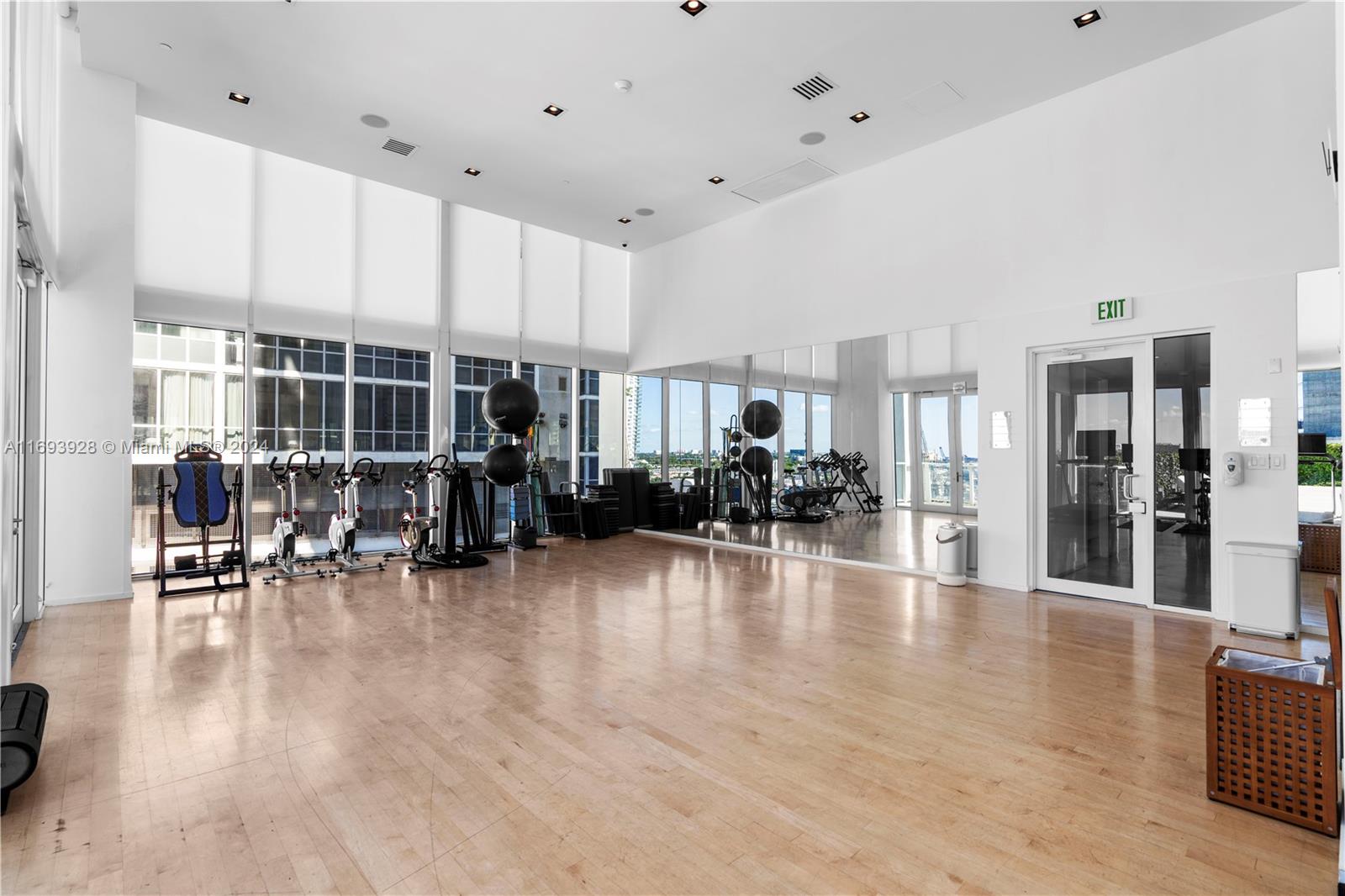 1040 Biscayne Blvd #1506, Miami FL 33132