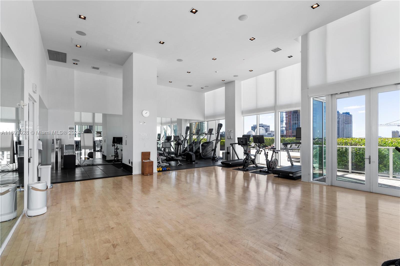 1040 Biscayne Blvd #1506, Miami FL 33132