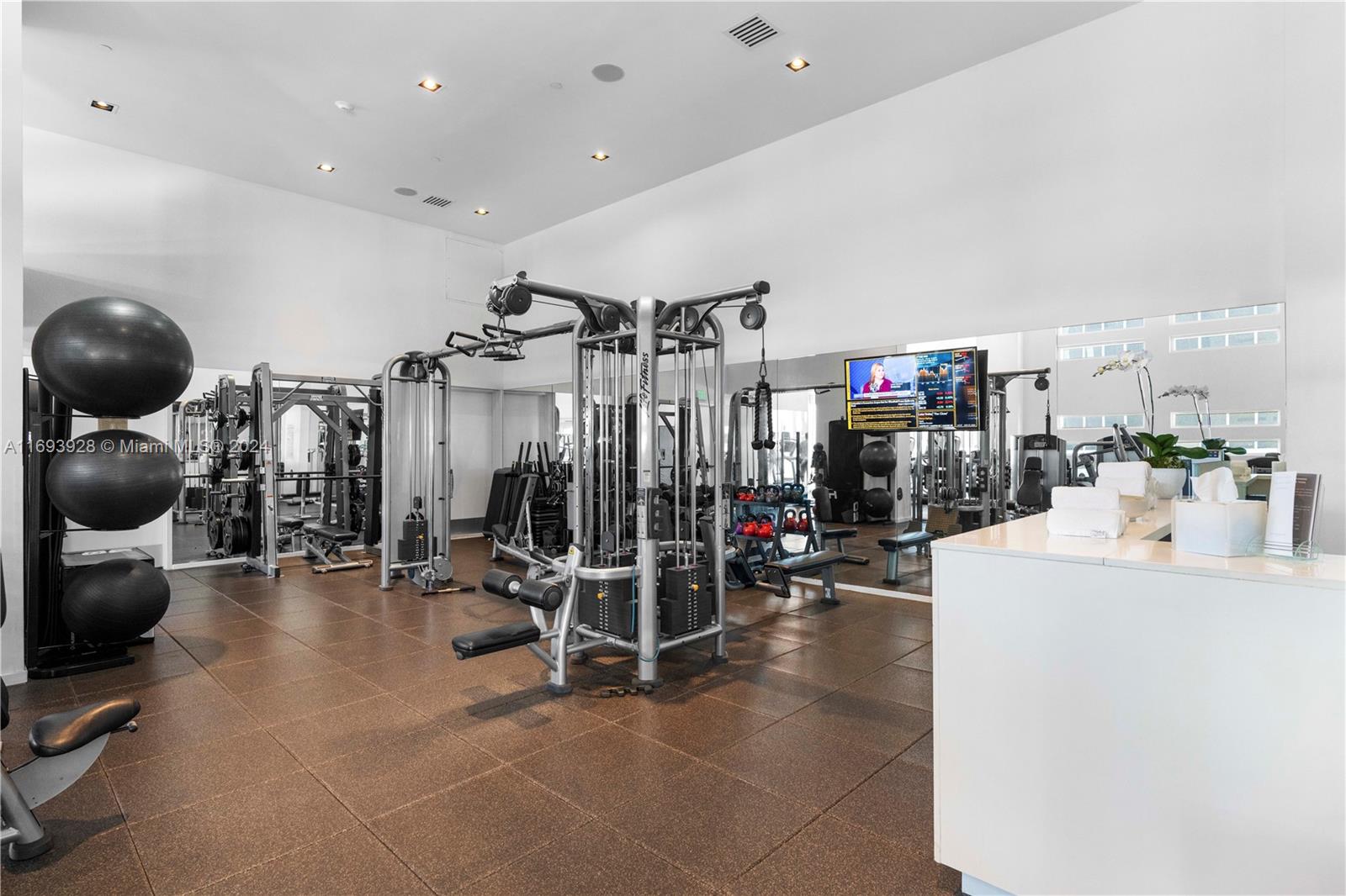 1040 Biscayne Blvd #1506, Miami FL 33132