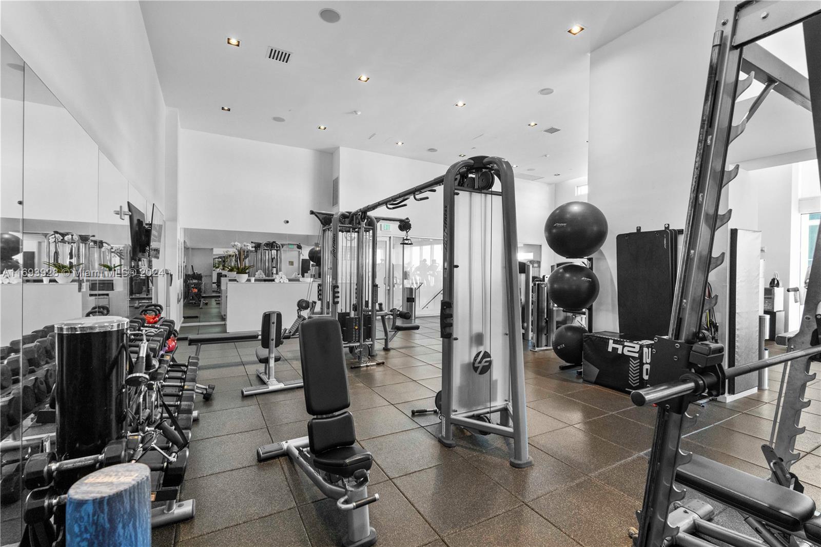 1040 Biscayne Blvd #1506, Miami FL 33132