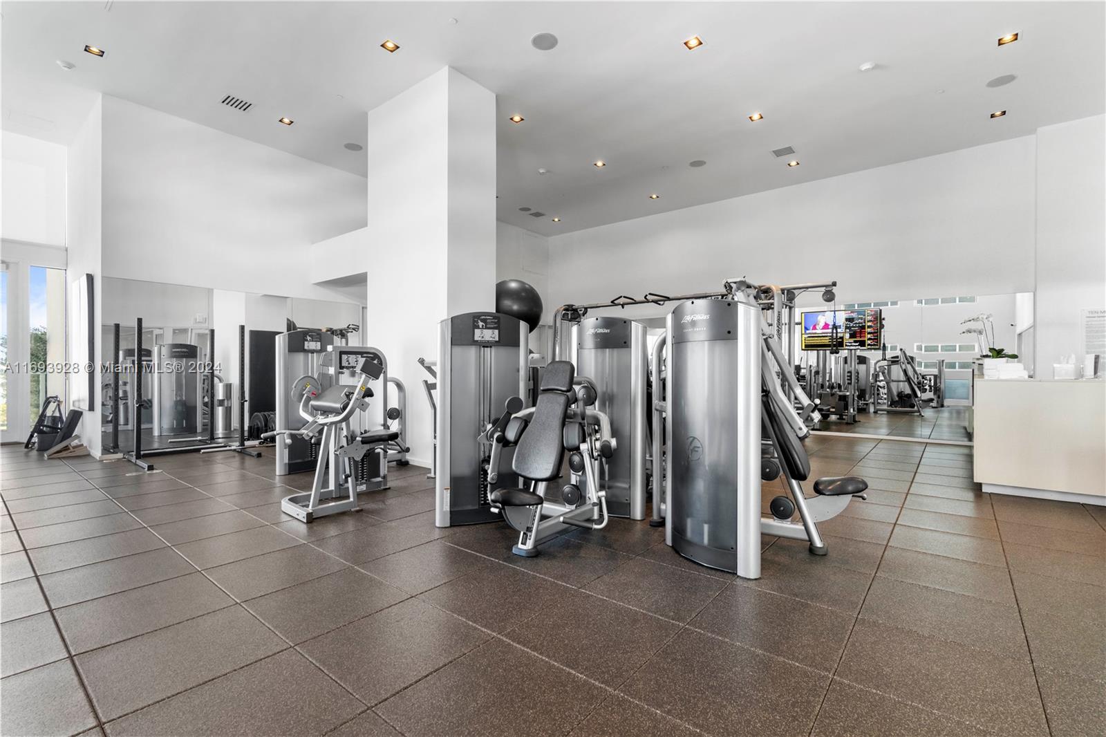 1040 Biscayne Blvd #1506, Miami FL 33132