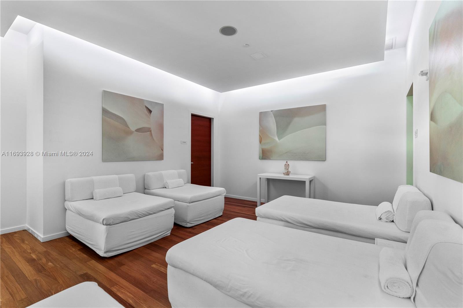 1040 Biscayne Blvd #1506, Miami FL 33132