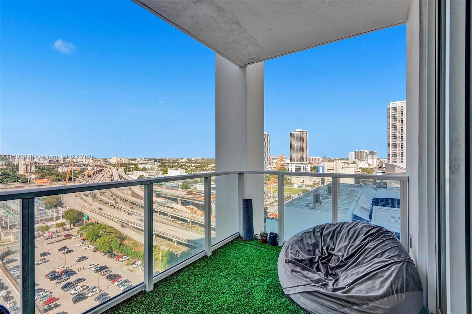 1040 Biscayne Blvd #1506, Miami FL 33132
