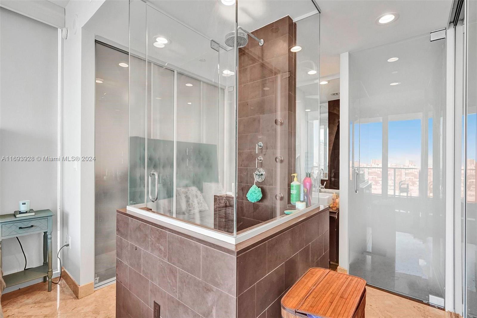 1040 Biscayne Blvd #1506, Miami FL 33132