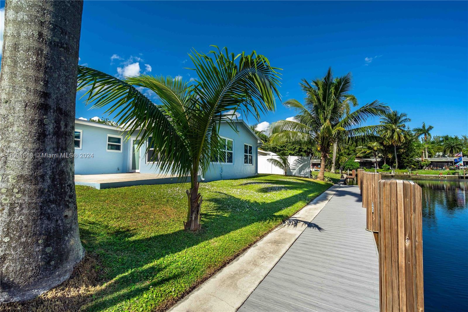 4450 SW 34th Dr, Dania Beach, Florida image 2