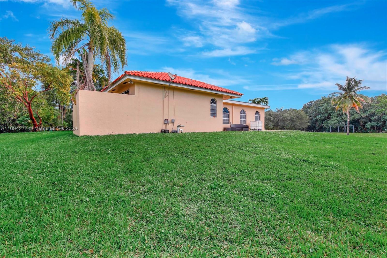 18320 SW 52nd Court, Southwest Ranches, Florida image 4