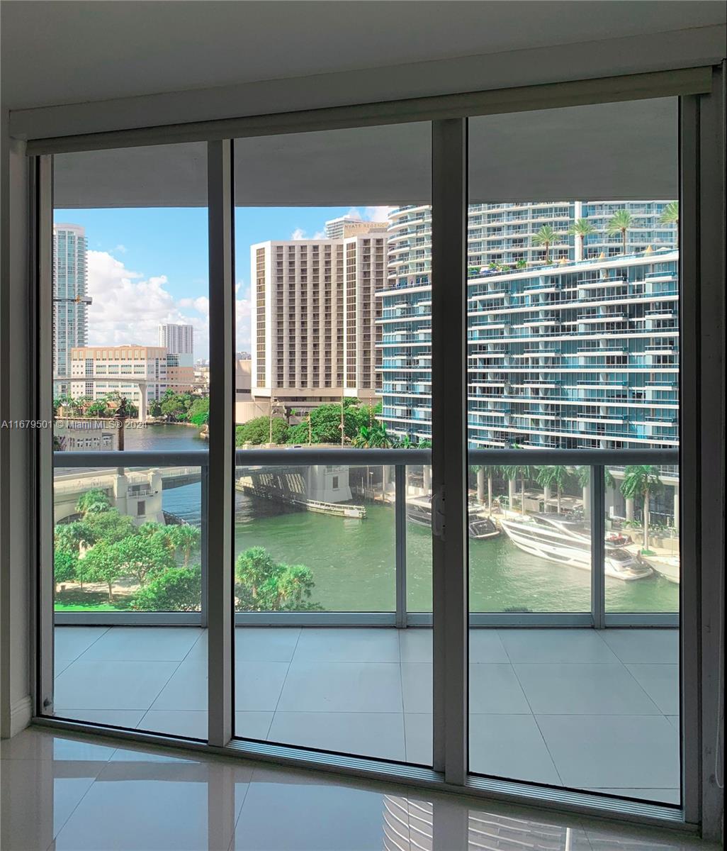 465 Brickell Ave #1002, Miami FL 33131