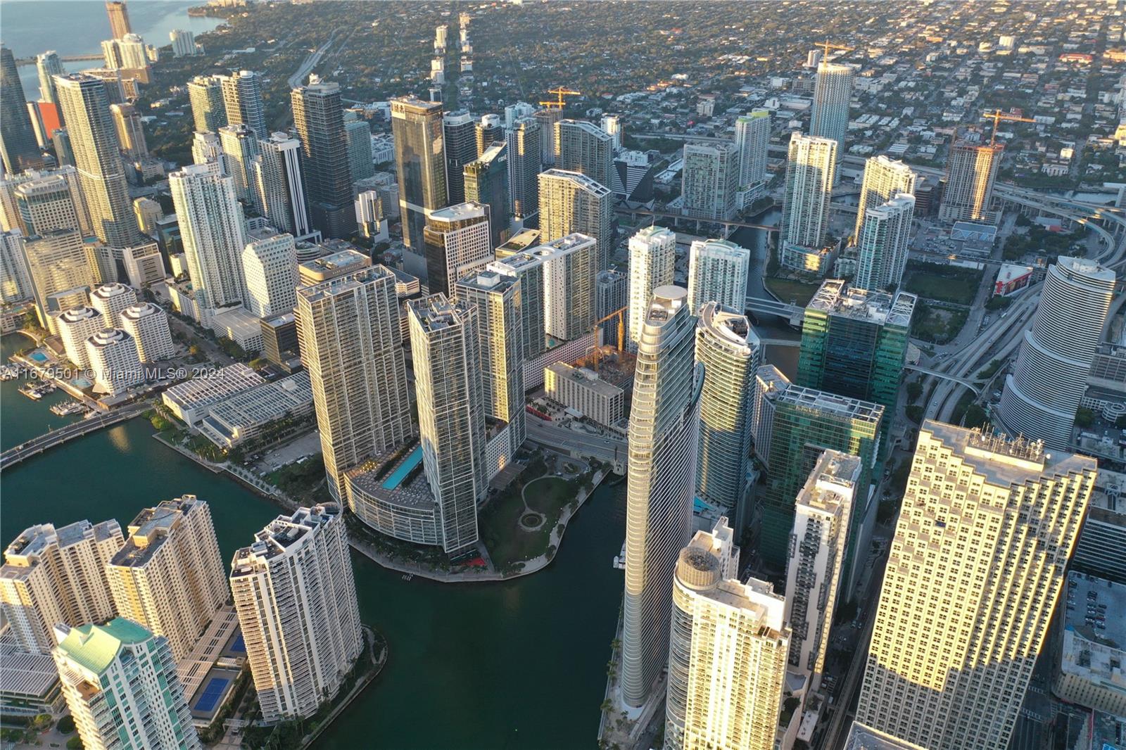 465 Brickell Ave #1002, Miami FL 33131