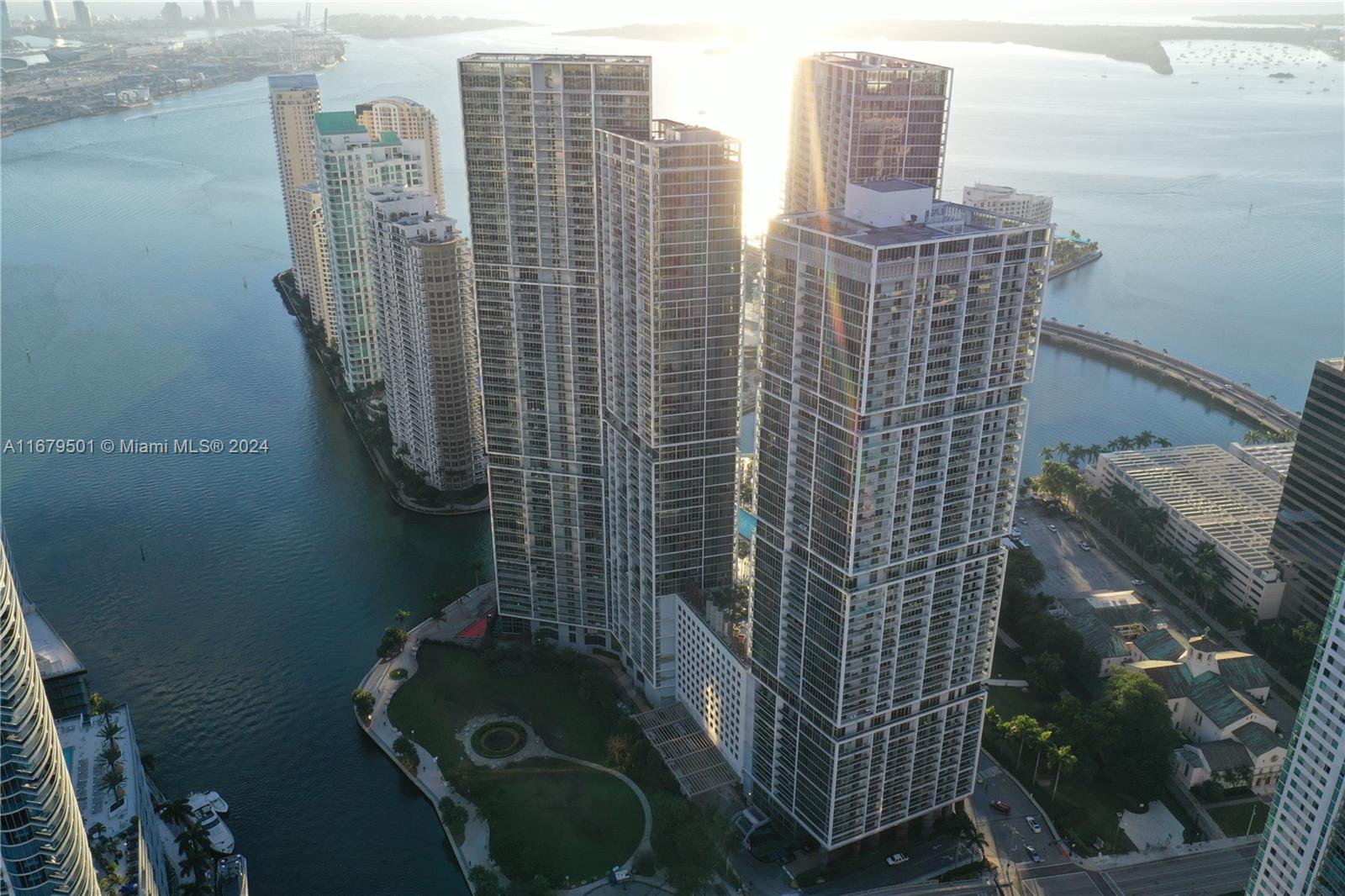 465 Brickell Ave #1002, Miami FL 33131