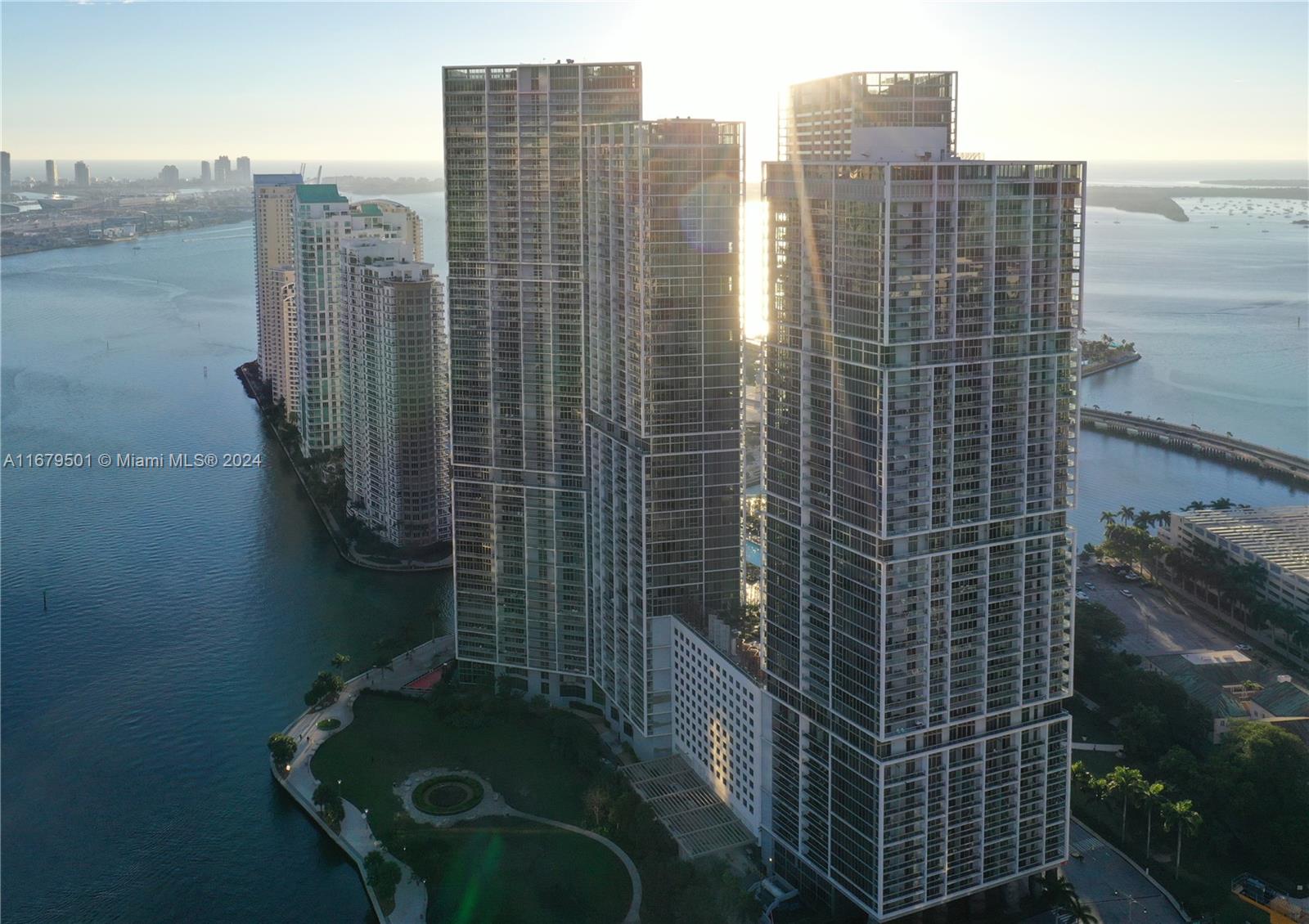 465 Brickell Ave #1002, Miami FL 33131
