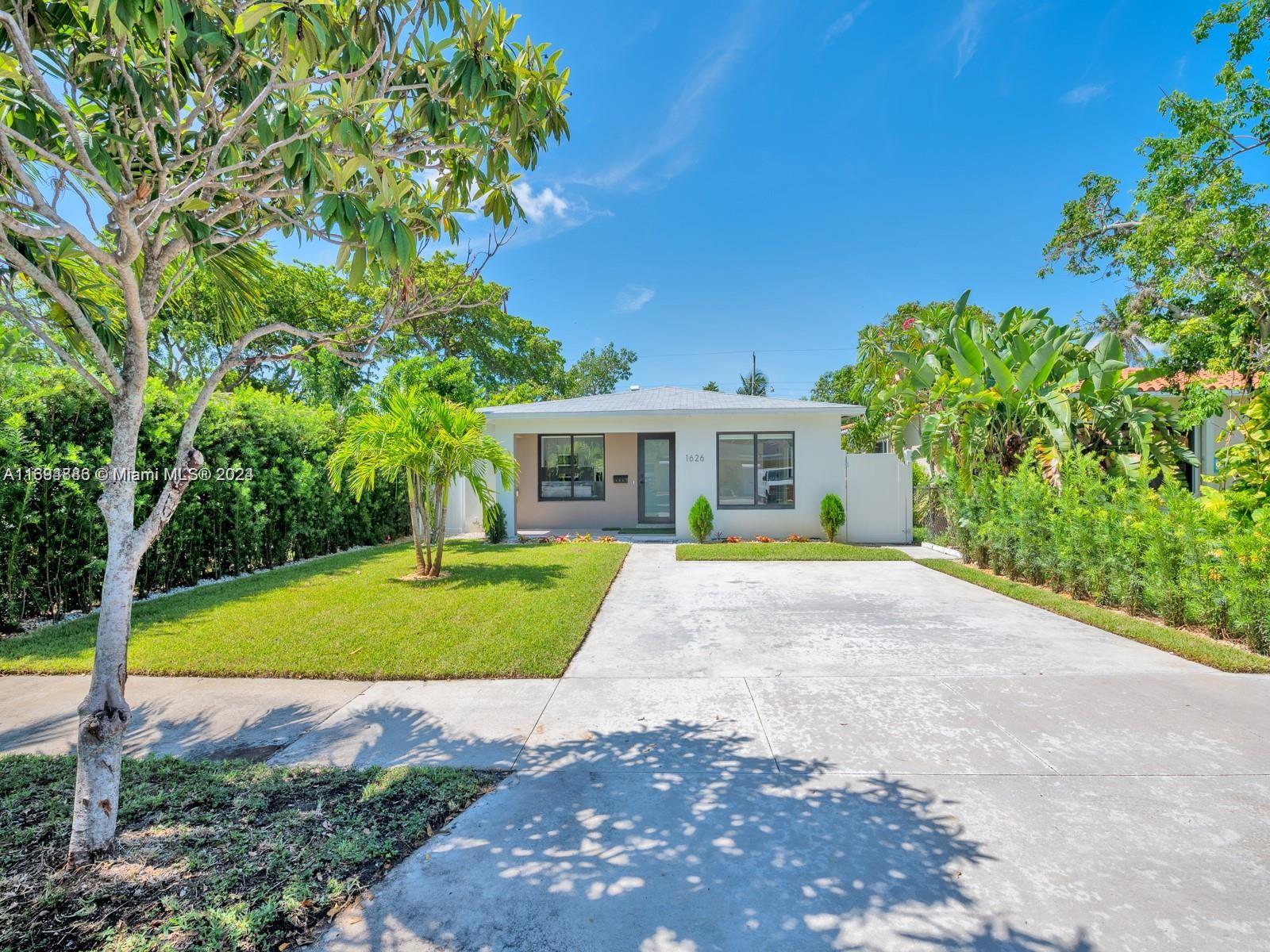 1626 Rodman St, Hollywood, Florida image 2