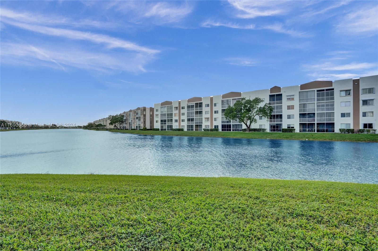 7983 W Exeter Blvd W #102, Tamarac, Florida image 15