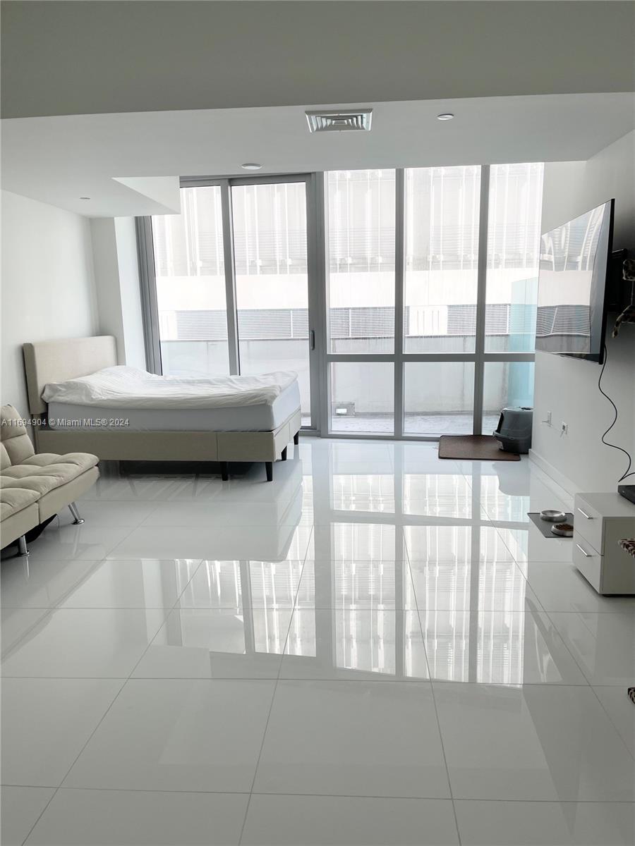 851 NE 1st Ave #305, Miami FL 33132