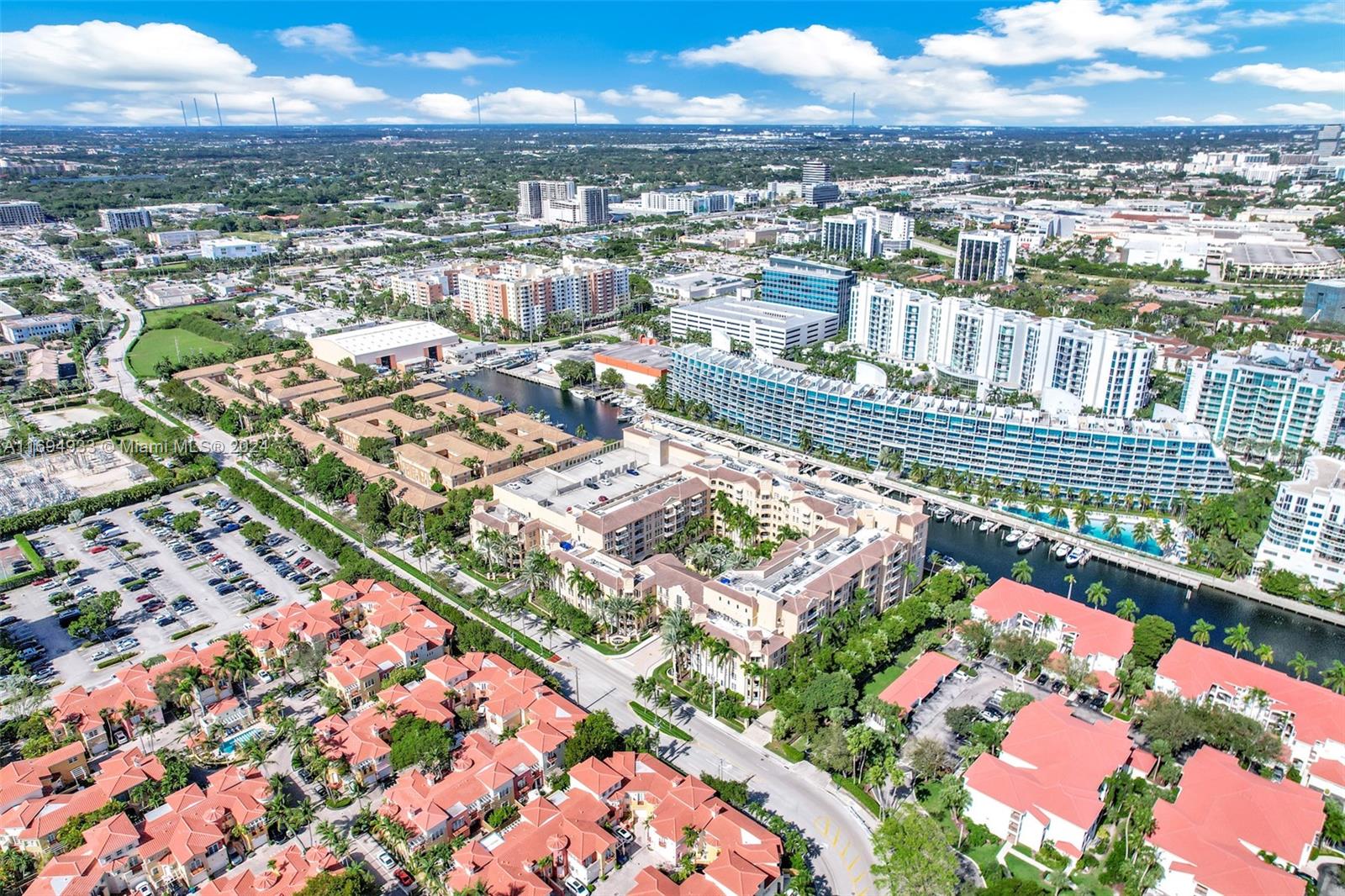 3001 NE 185th St #610, Aventura, Florida image 3